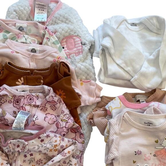 Baby Girl Bundle - 24 Items 0-6 Mos. Hello Kitty, Gerber, Carters, Rachel Zoe - Picture 13 of 16